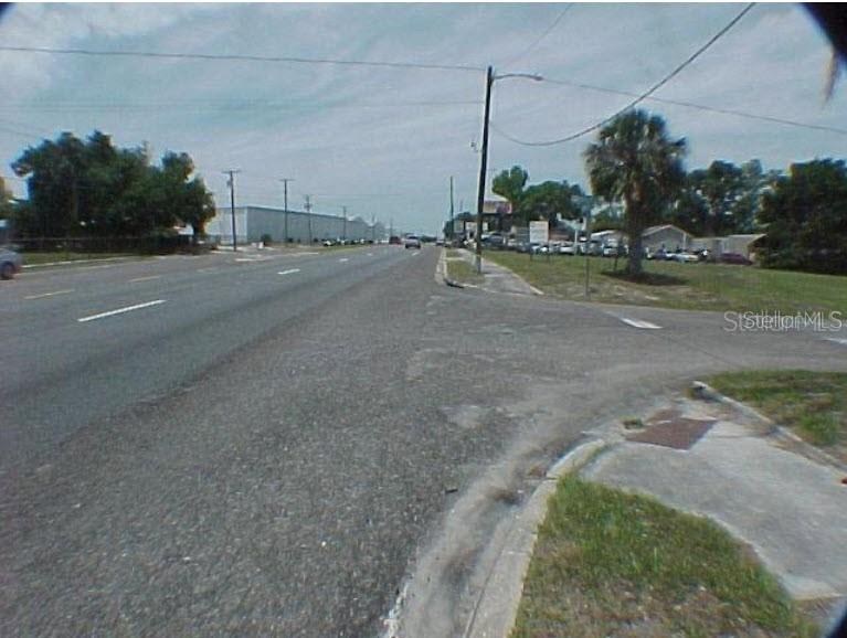 PLYMOUTH DELLS - Land