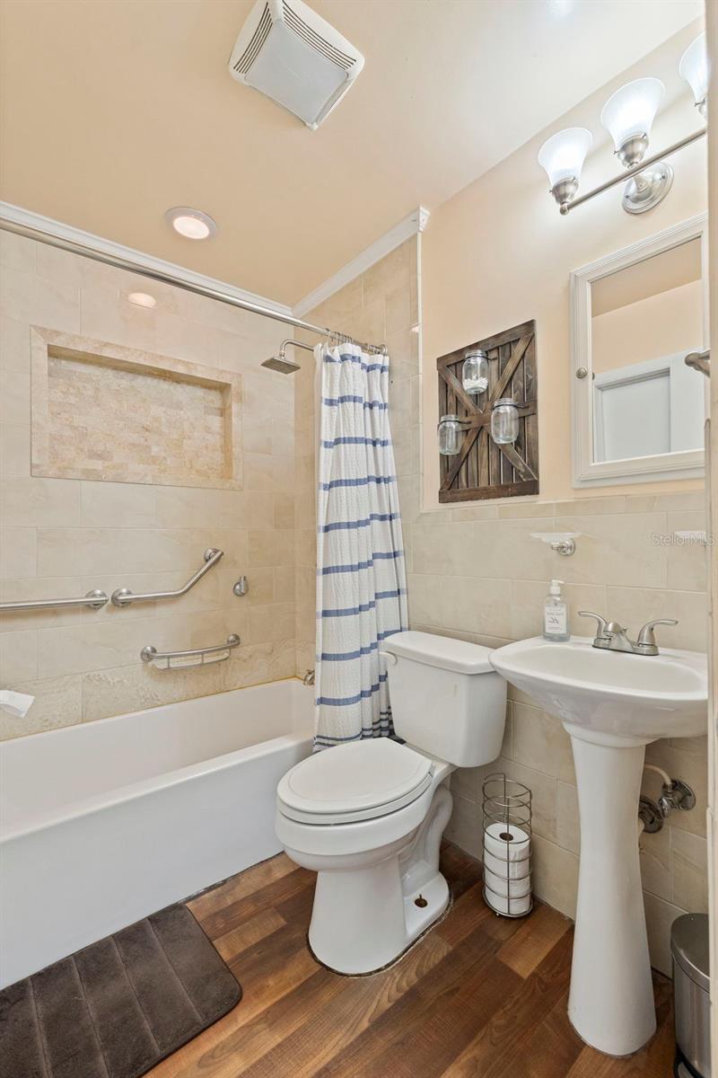 LEWIS ISLAND SEC 1 - Residential