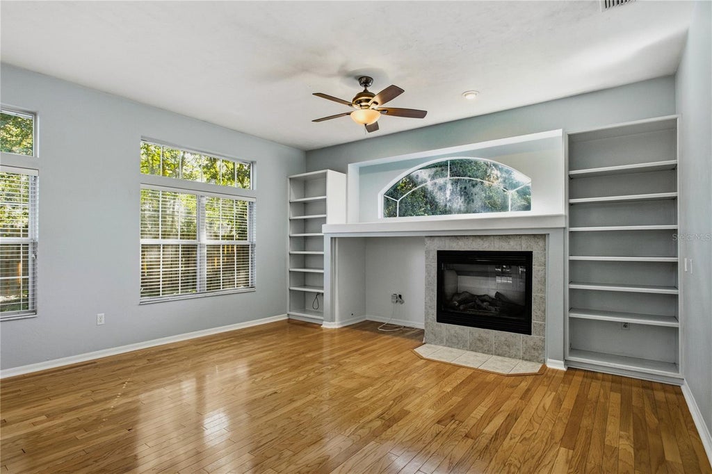 Photo of 915 SW 86th Way, Gainesville, FL 32607 (MLS # GC543862)