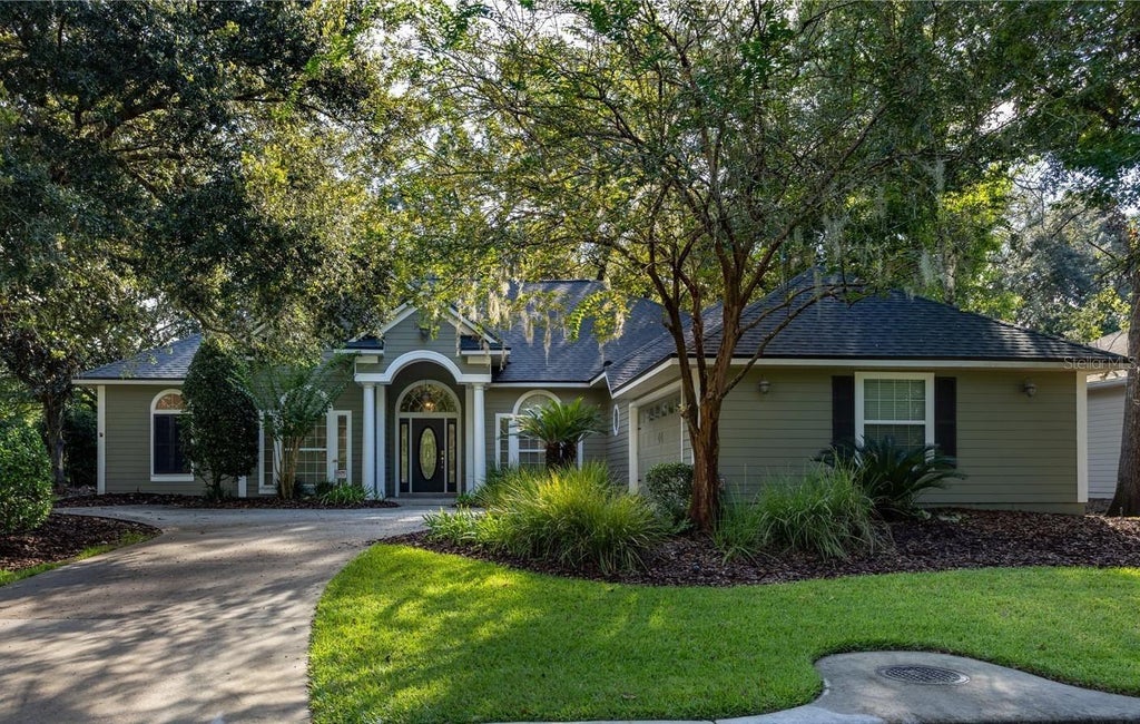 Photo of 915 SW 86th Way, Gainesville, FL 32607 (MLS # GC543862)