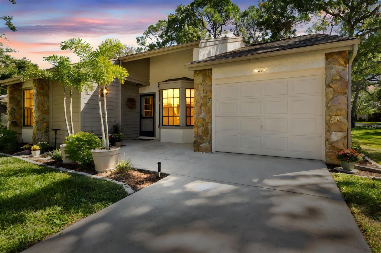 2210 WYNDAM DRIVE