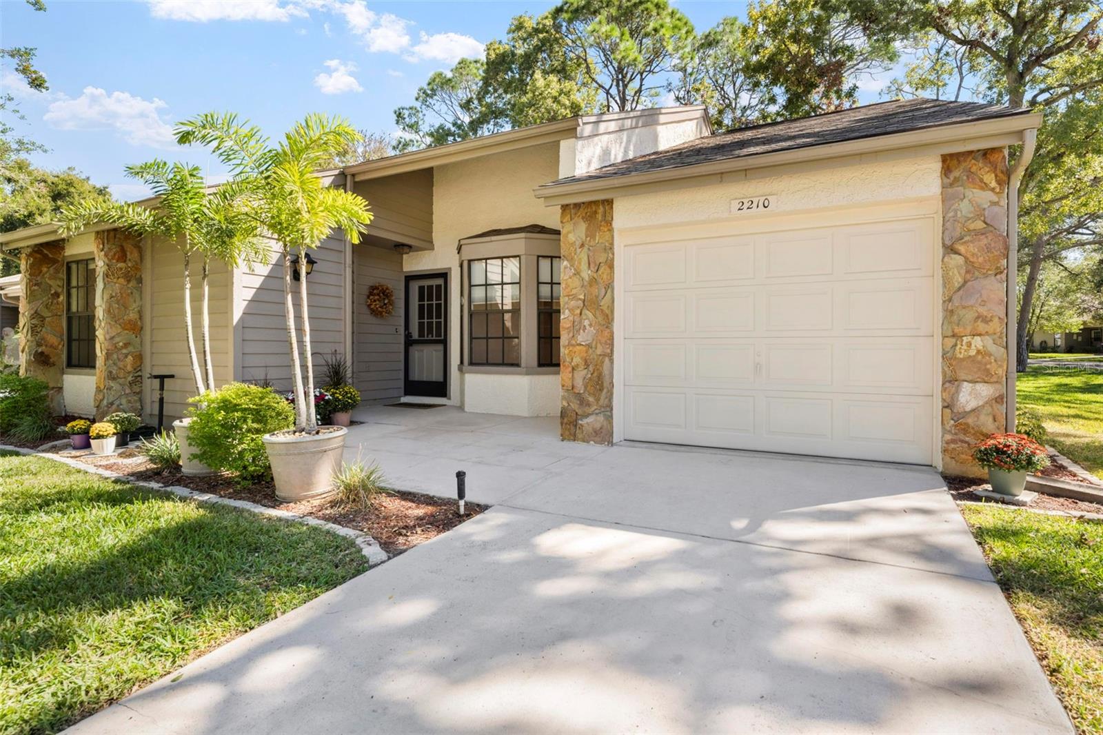 2210 WYNDAM DRIVE