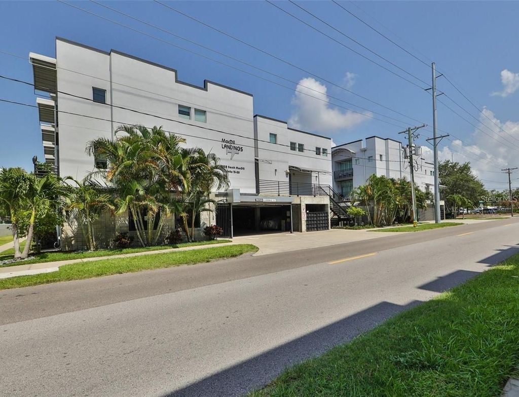 Photo of 5008 S Macdill Avenue #19, Tampa, FL 33611 (MLS # TB8527145)