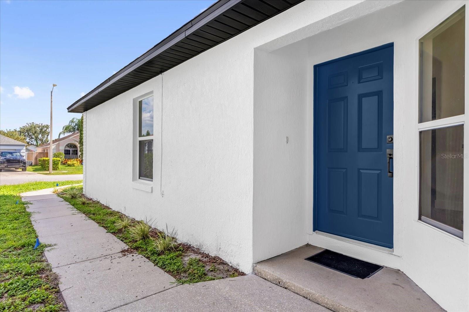 350 LAKEBREEZE CIRCLE