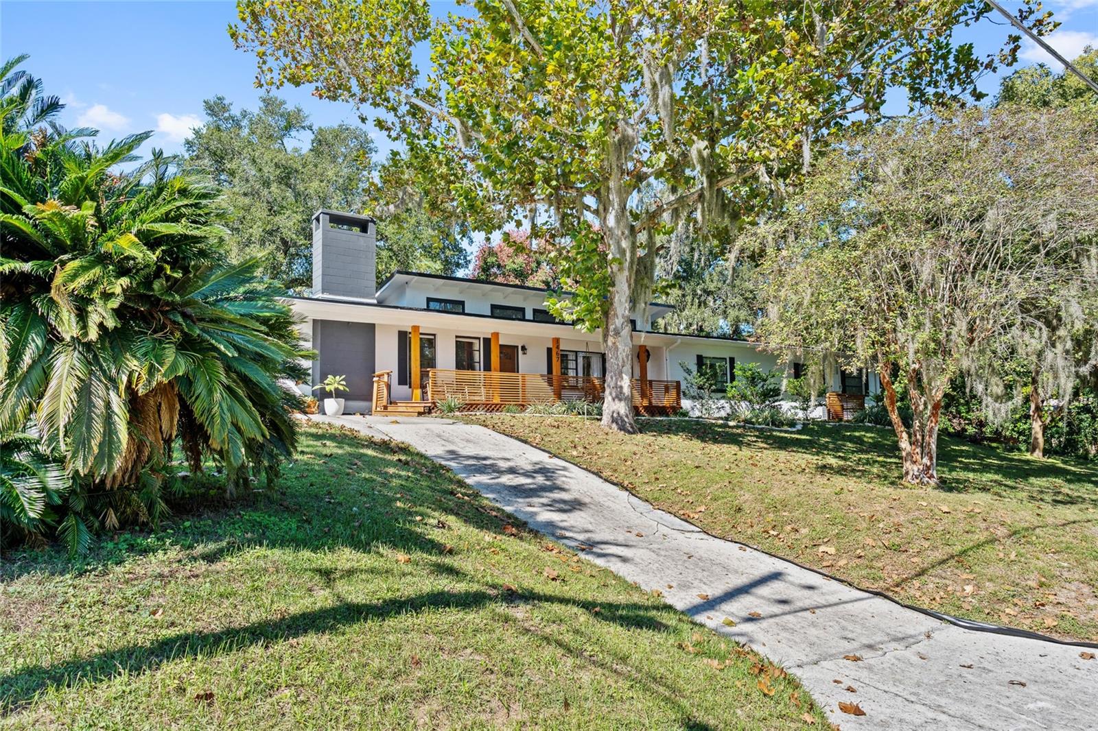 1467 HILLTOP DRIVE