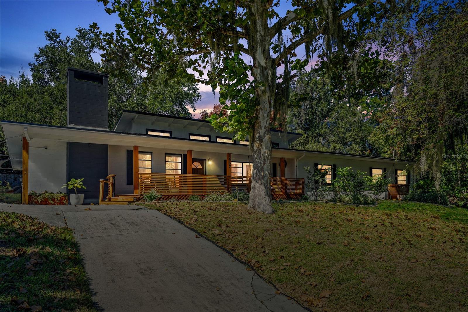 1467 HILLTOP DRIVE