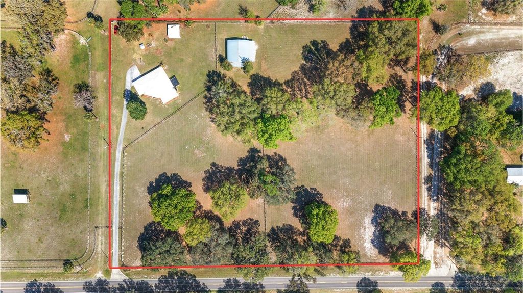 Photo of 205 E Hwy 318, Citra, FL 32113 (MLS # OM720755)