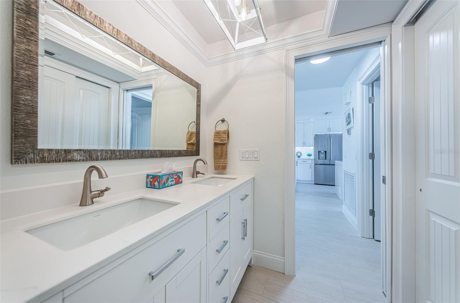 BOCA CIEGA POINT EAST - Residential