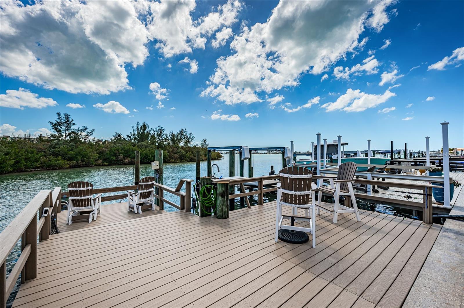 BOCA CIEGA POINT EAST - Residential