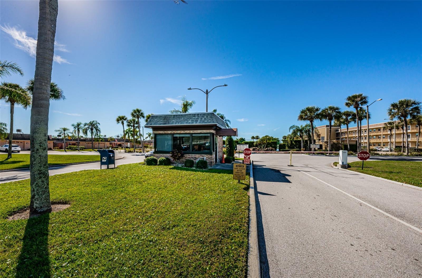 BOCA CIEGA POINT EAST - Residential