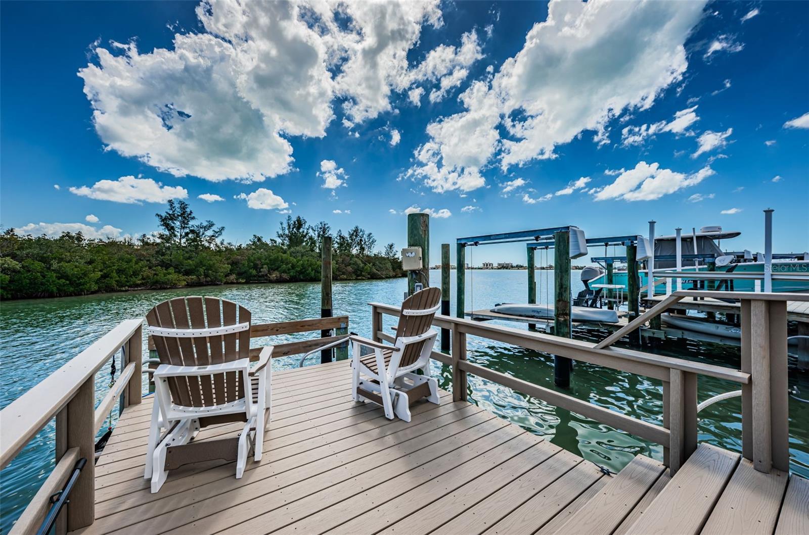 BOCA CIEGA POINT EAST - Residential