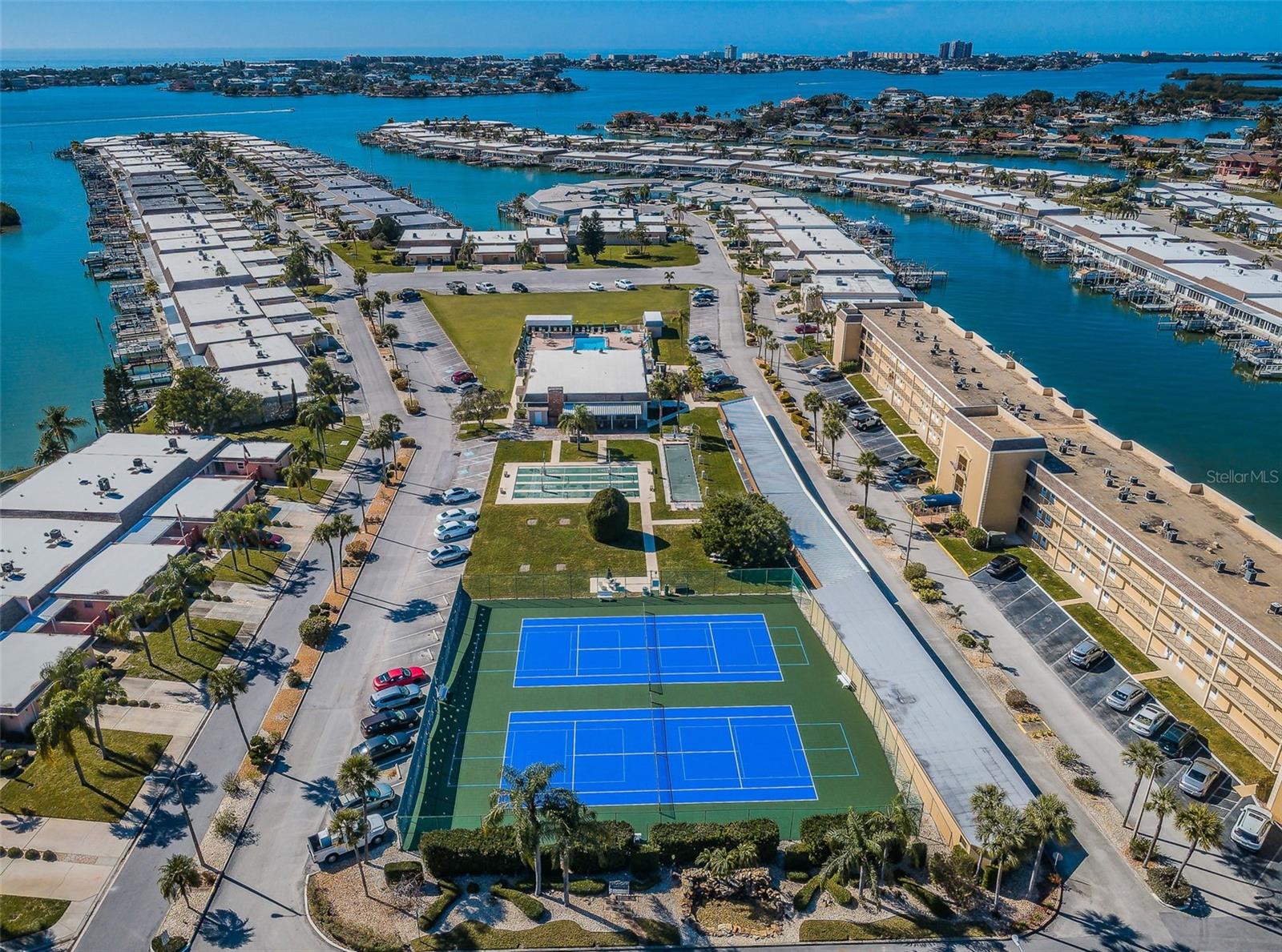 BOCA CIEGA POINT EAST - Residential
