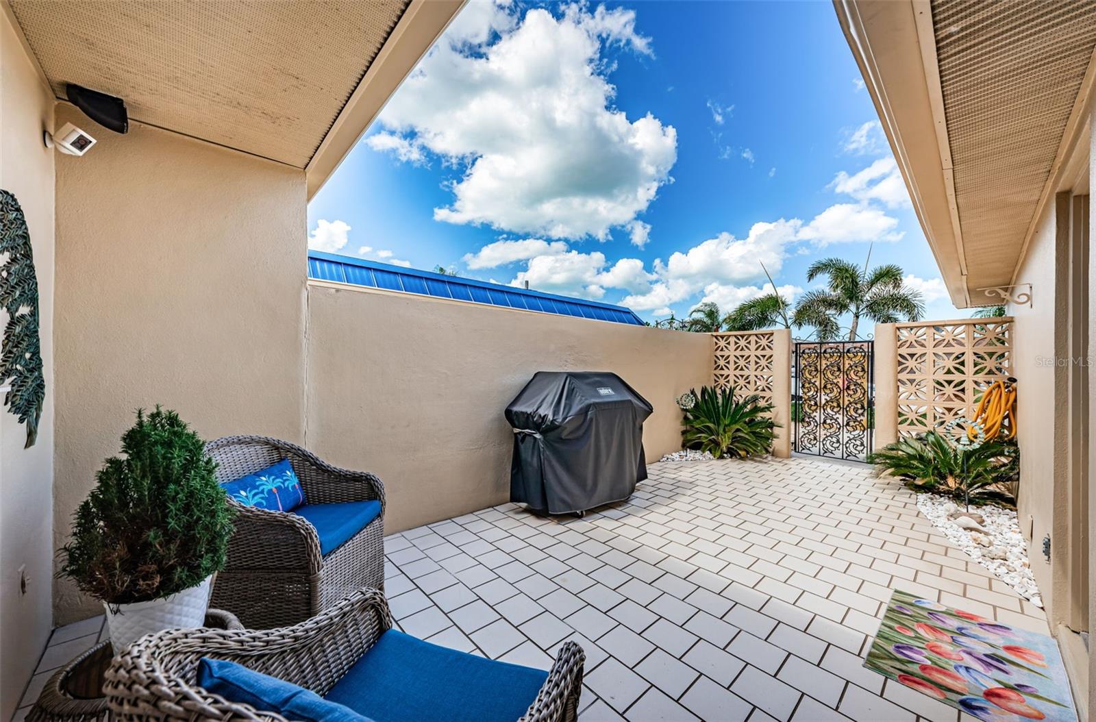 BOCA CIEGA POINT EAST - Residential