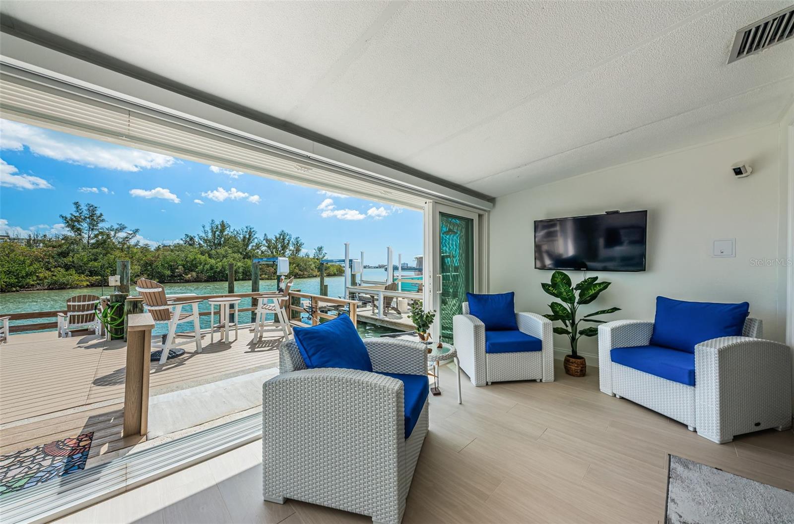 BOCA CIEGA POINT EAST - Residential