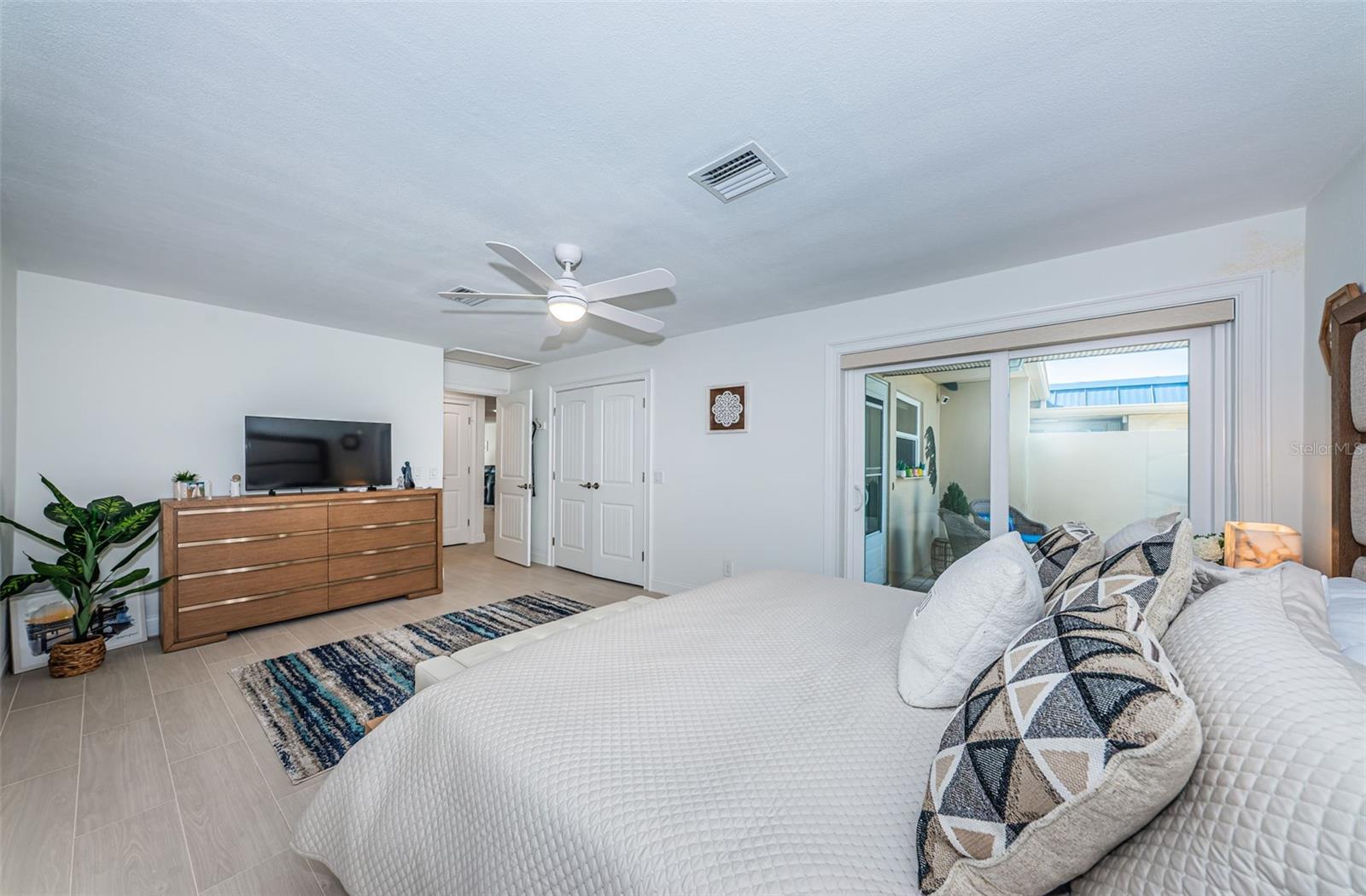 BOCA CIEGA POINT EAST - Residential