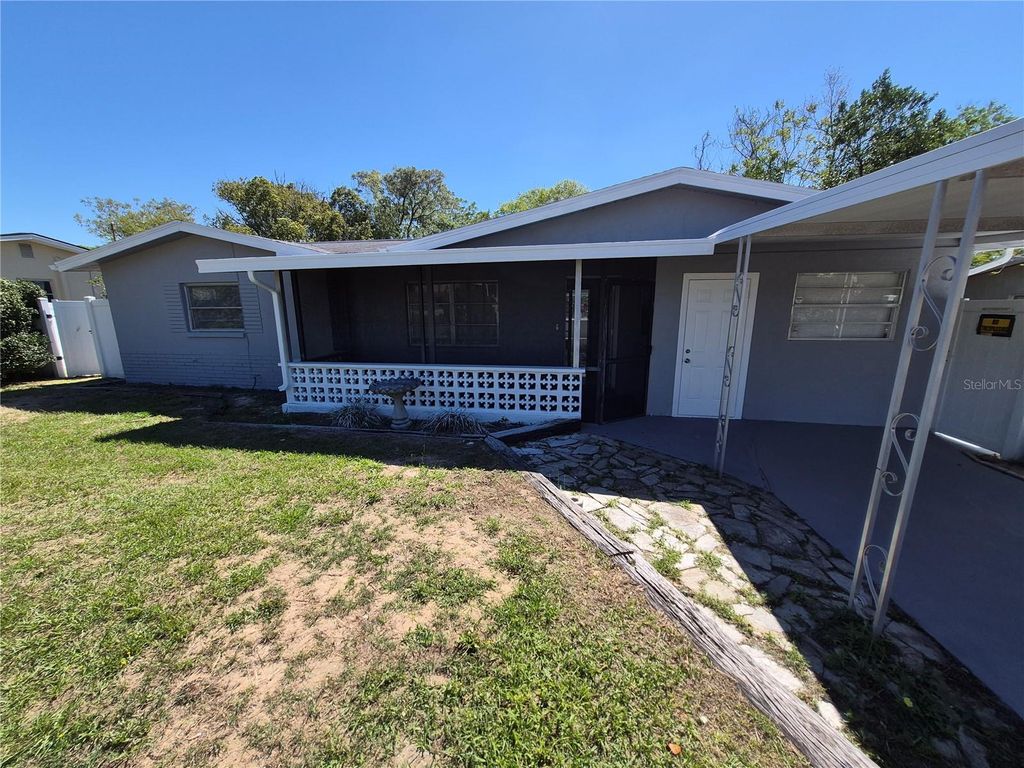 Photo of 41 S Lincoln Avenue, Beverly Hills, FL 34465 (MLS # OM721301)