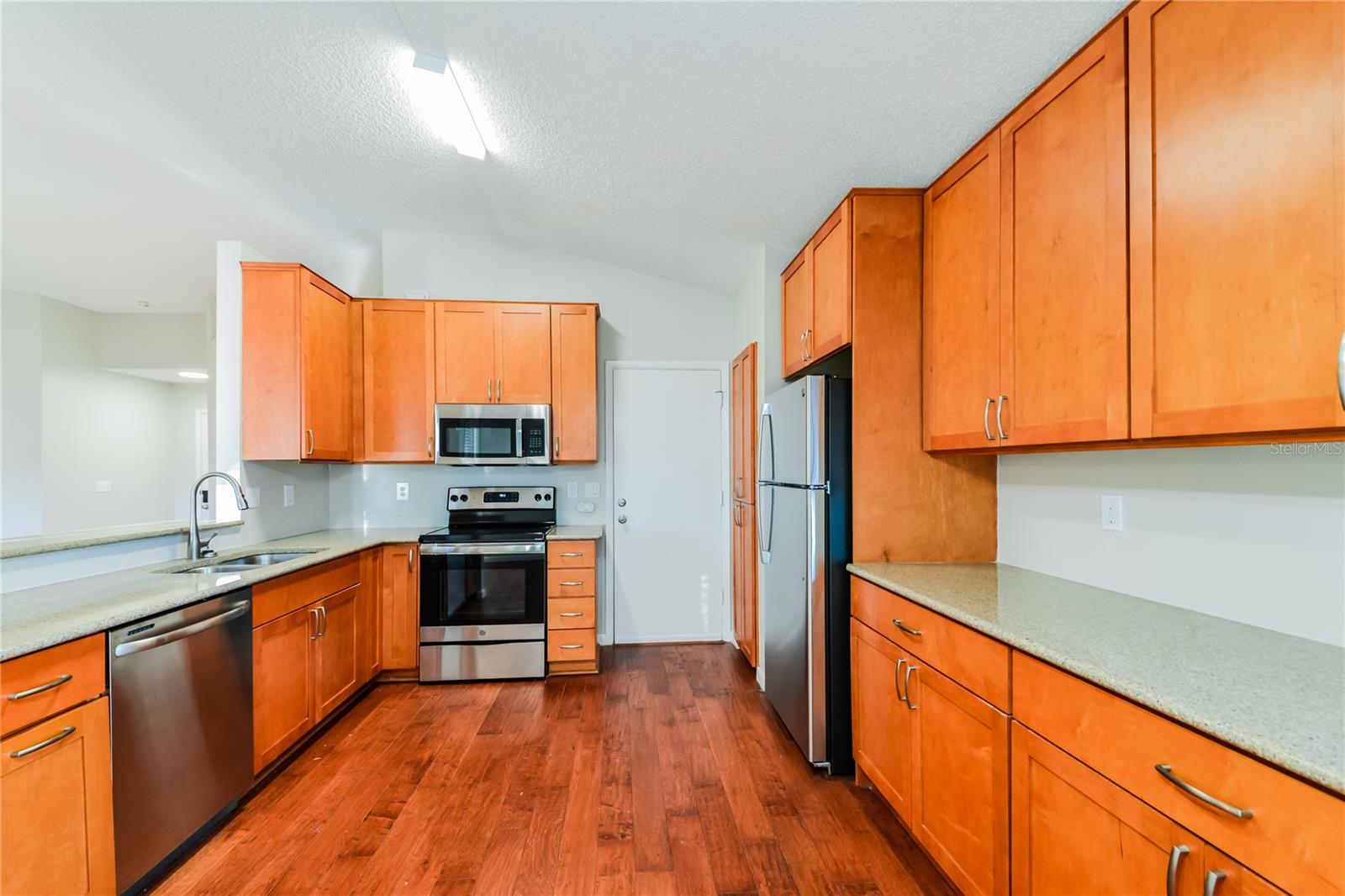 BRADEN RIVER LAKES - Residential Lease