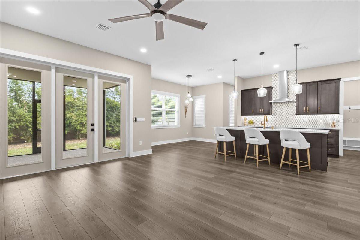 RIVERCREST - Residential