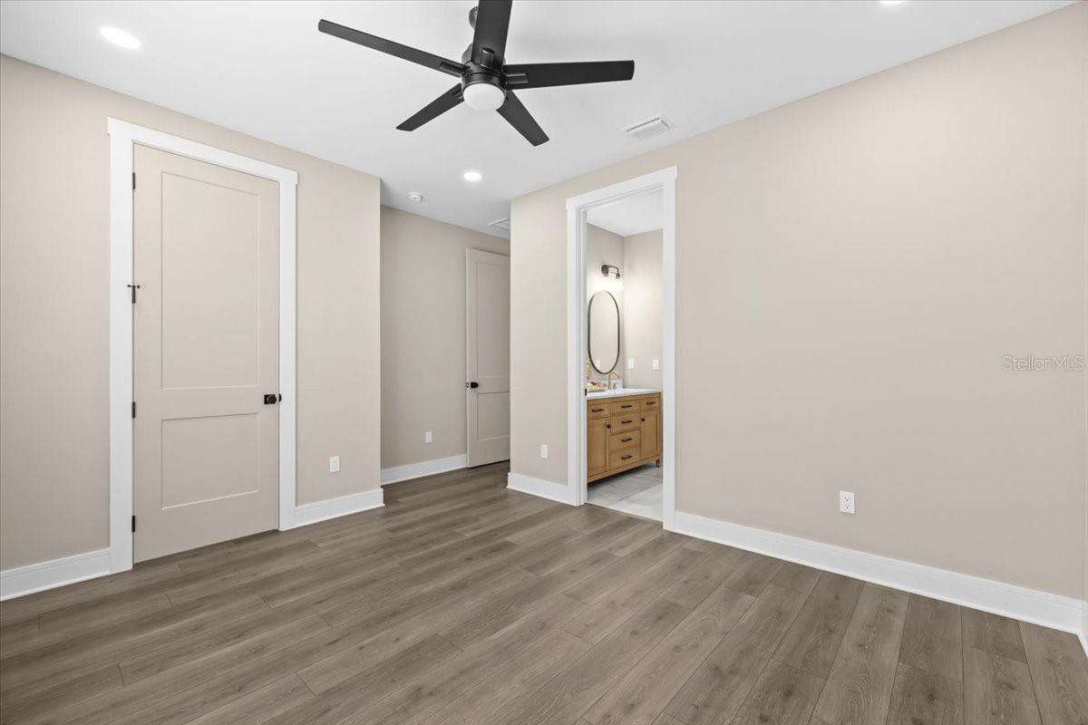 RIVERCREST - Residential