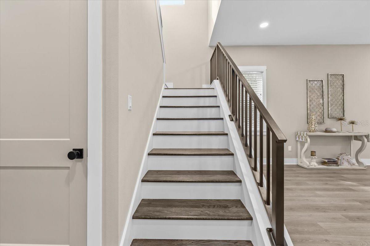 RIVERCREST - Residential