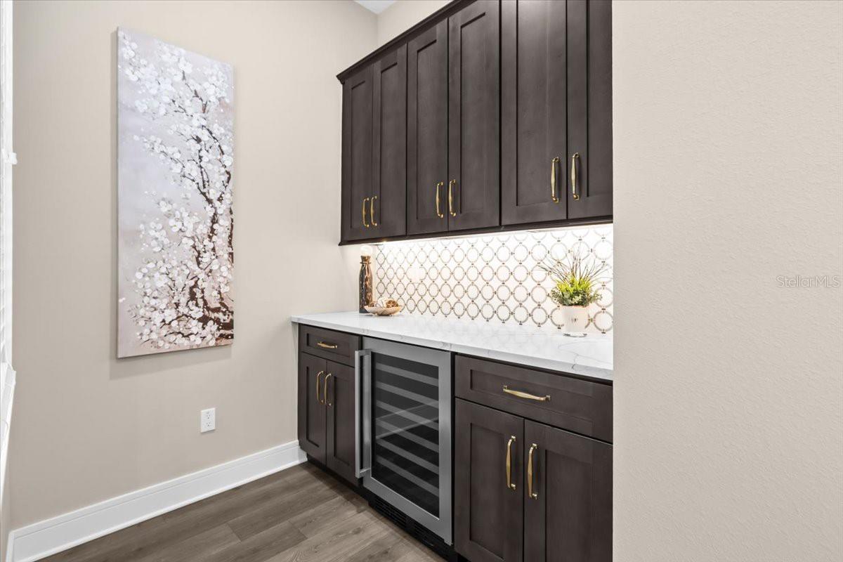 RIVERCREST - Residential