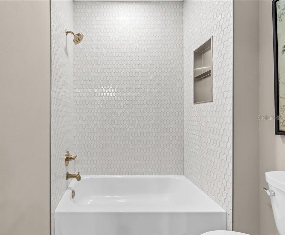 RIVERCREST - Residential