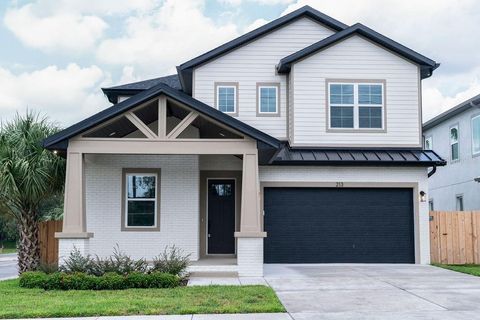 Photo of 213 W Giddens Avenue, Tampa, FL 33603 (MLS # TB8465876)