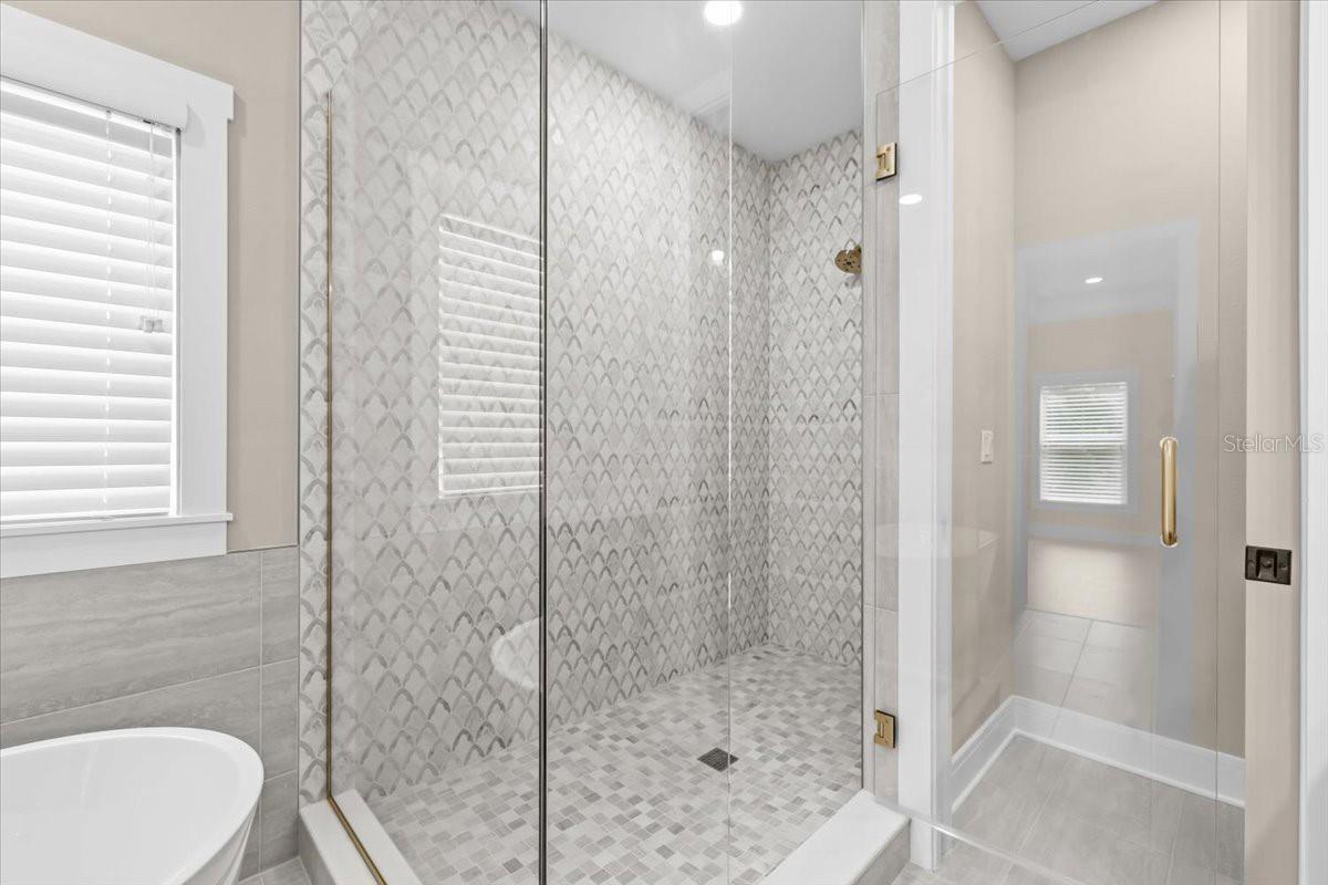 RIVERCREST - Residential