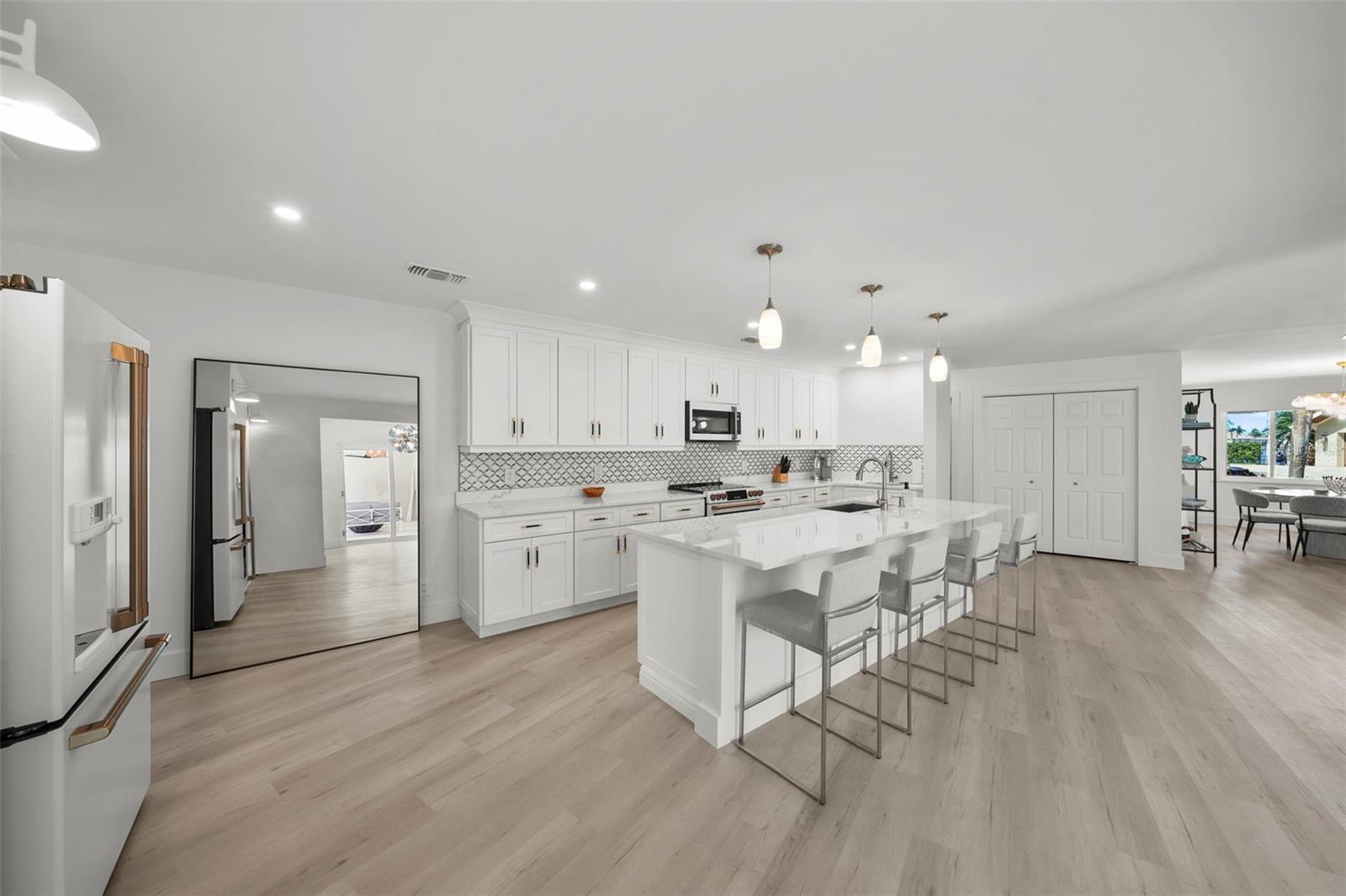 BAYWAY ISLES - Residential