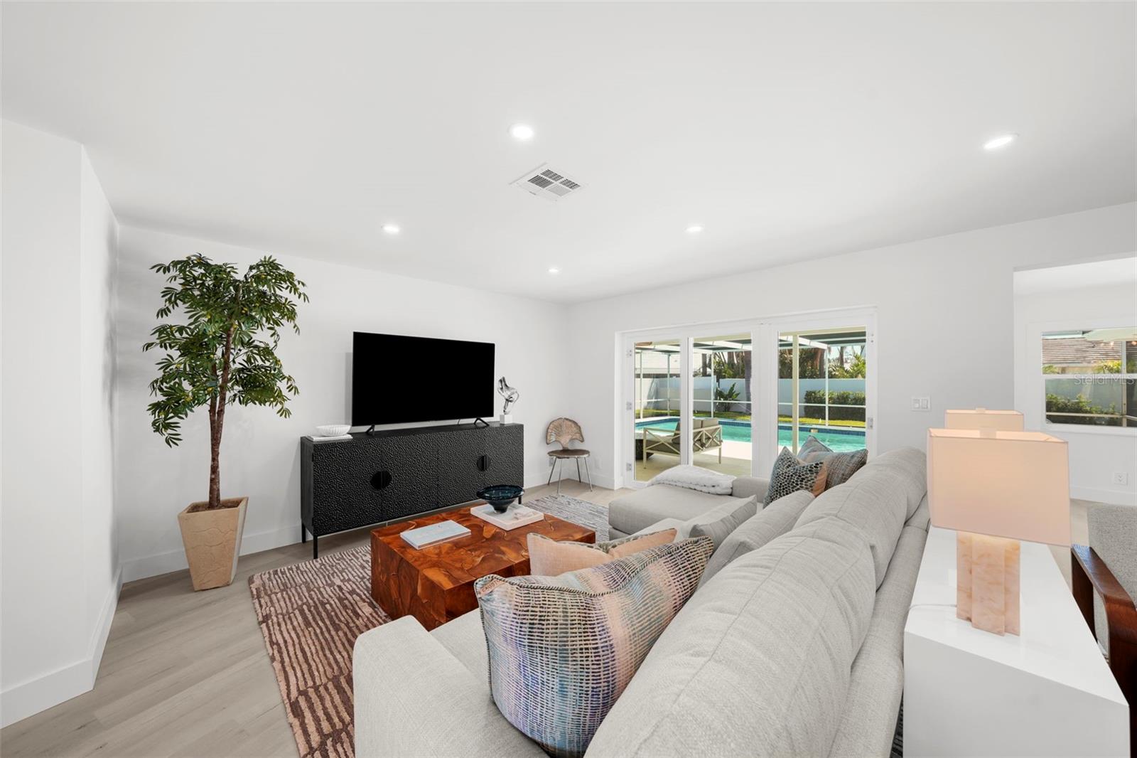 BAYWAY ISLES - Residential