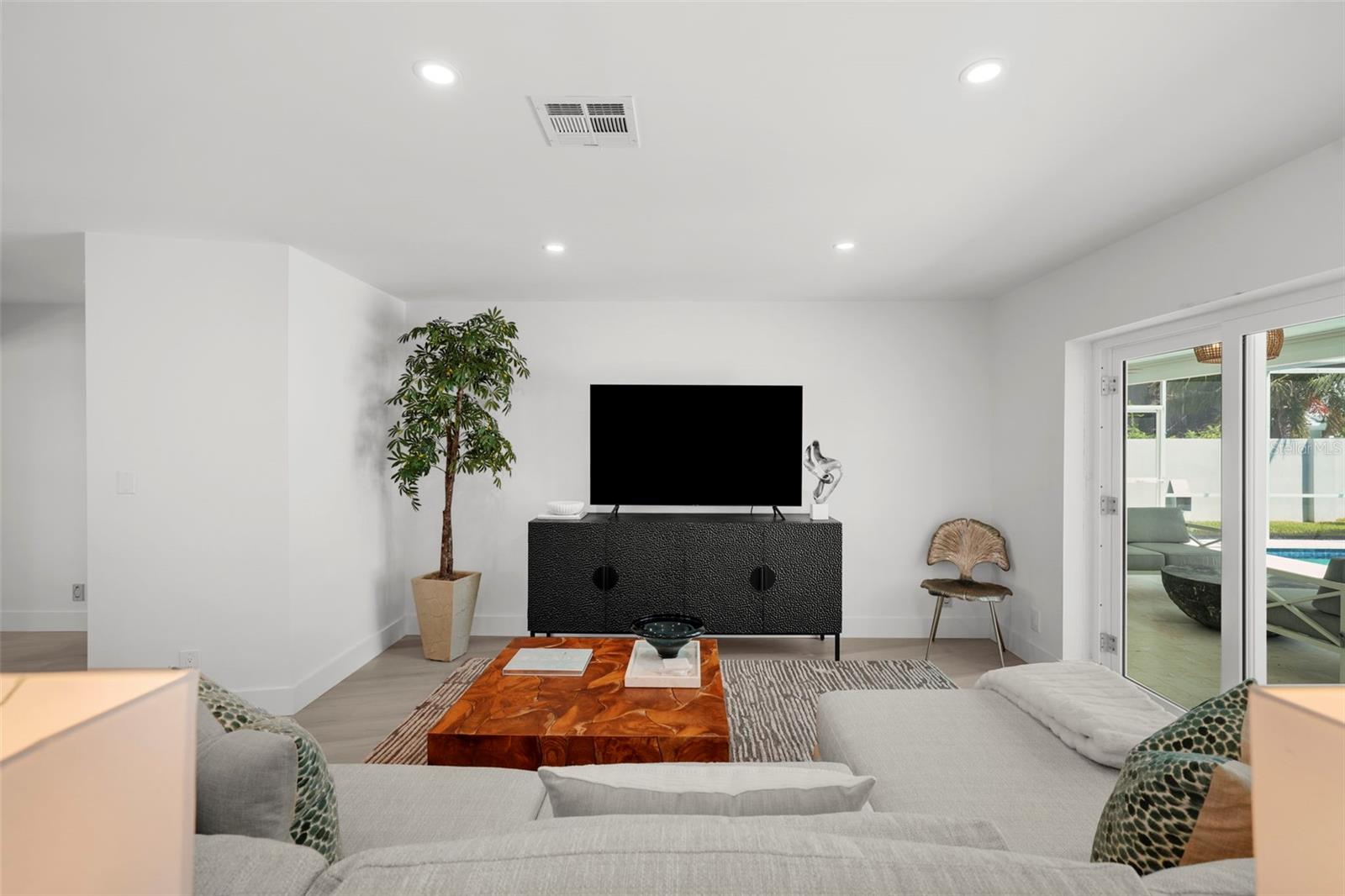 BAYWAY ISLES - Residential