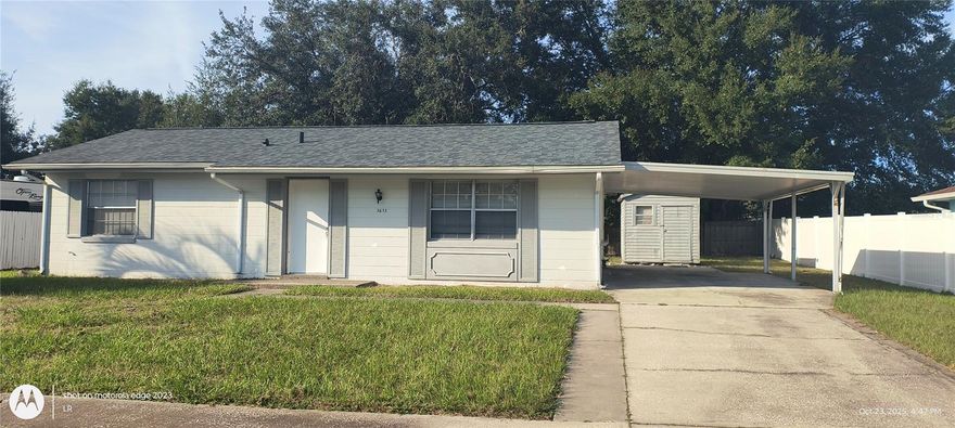 Nice bright and clean 2 bedrooms, 2 bathrooms house. Ceramic tile flooring throughout. Partially fence backyard.  New appliances. Conveniente located in Marion Oaks.