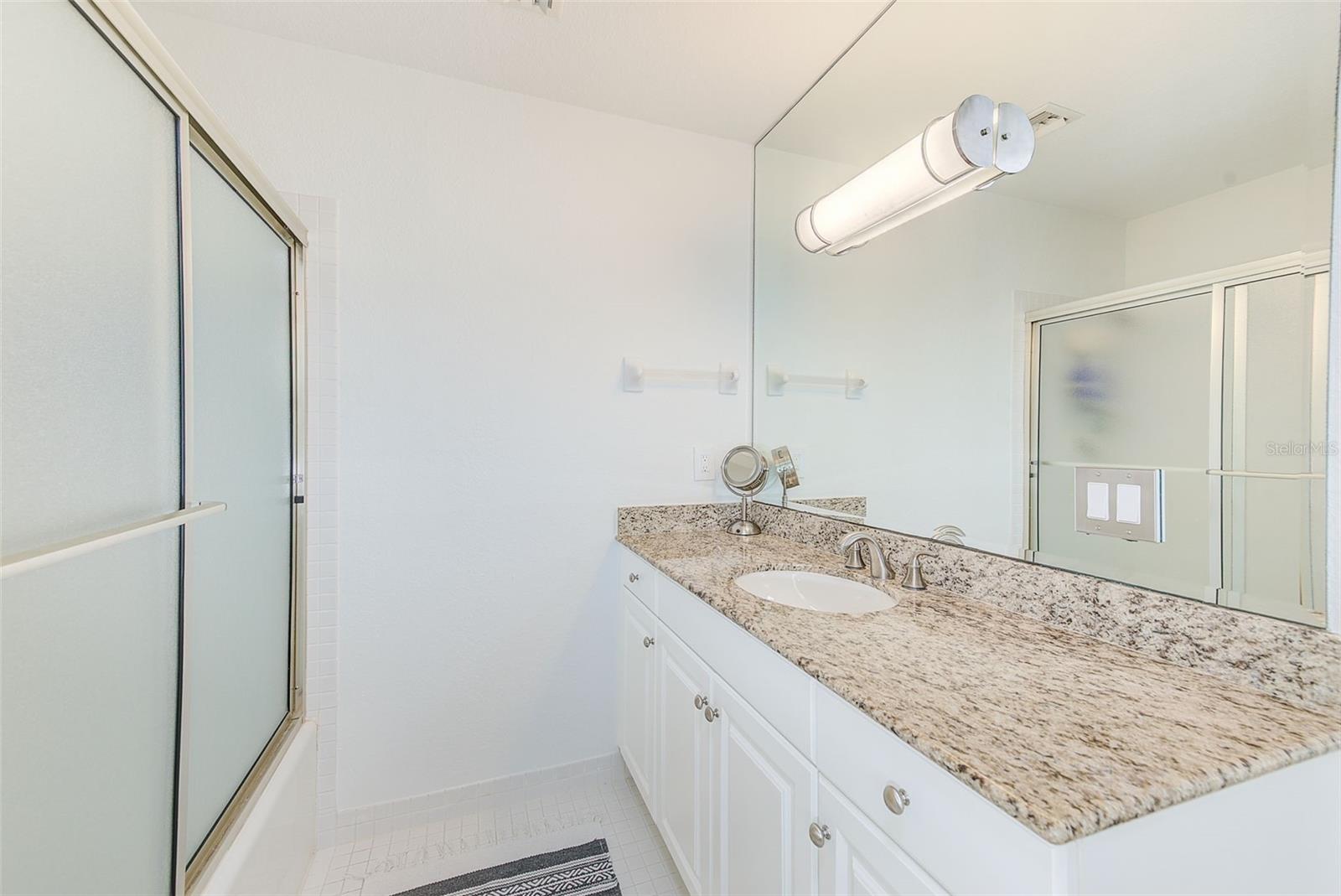 BAYSIDE OAKS - Residential Lease