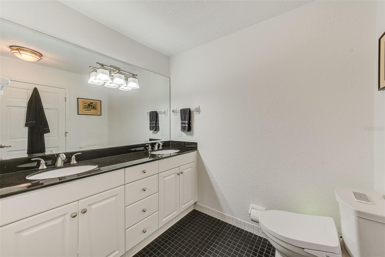 BAYSIDE OAKS - Residential Lease