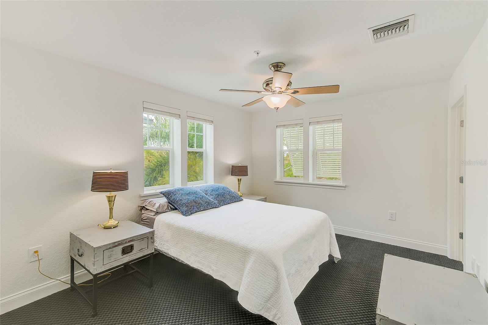 BAYSIDE OAKS - Residential Lease