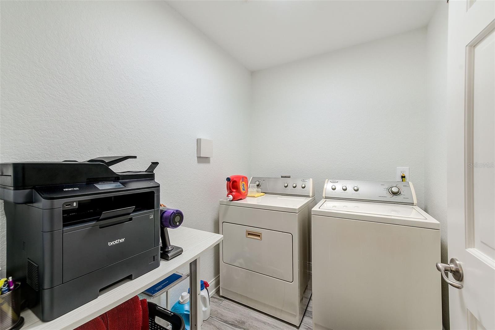 BAYSIDE OAKS - Residential Lease