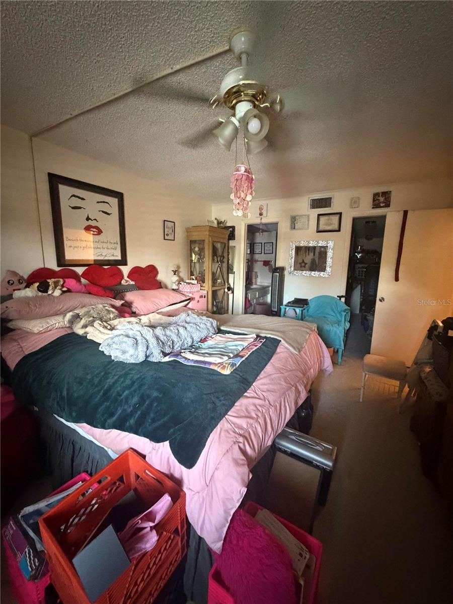 PENTHOUSE GREENS - Residential