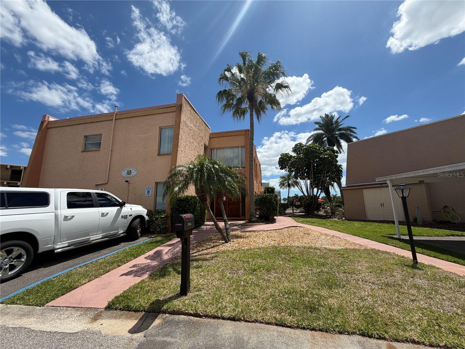 PENTHOUSE GREENS - Residential