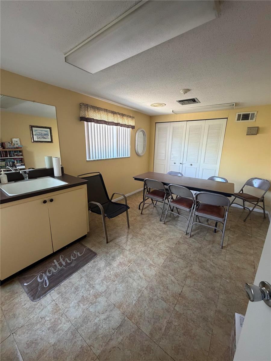 PENTHOUSE GREENS - Residential