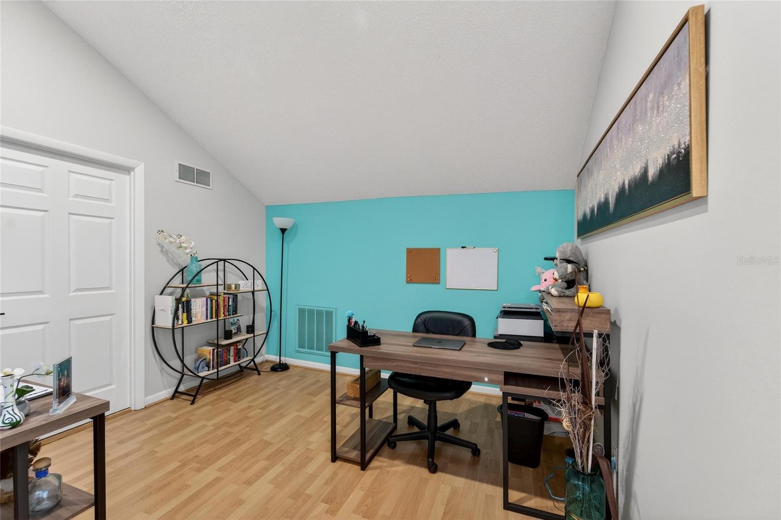 RIVER OAKS CONDO II - Residential