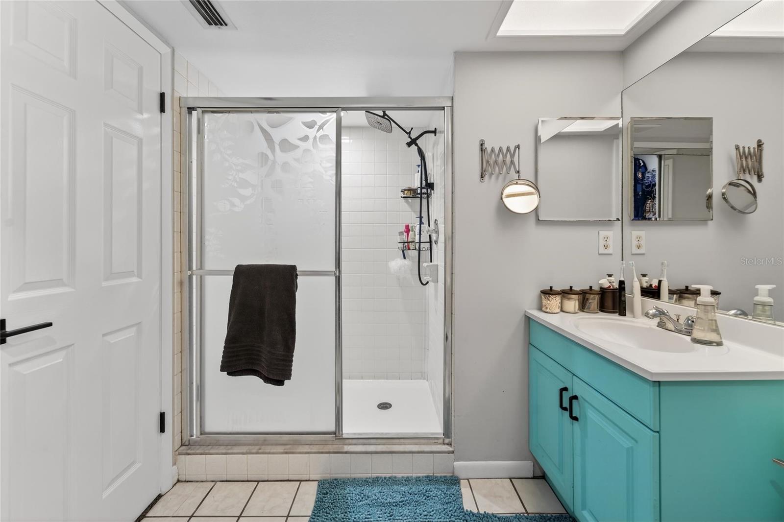 RIVER OAKS CONDO II - Residential