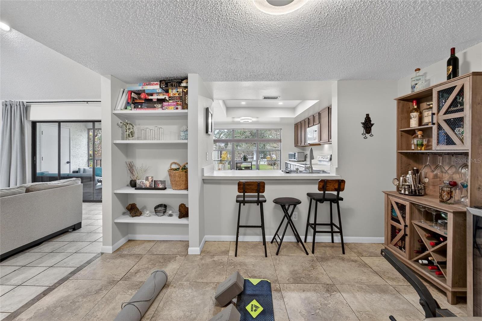 RIVER OAKS CONDO II - Residential