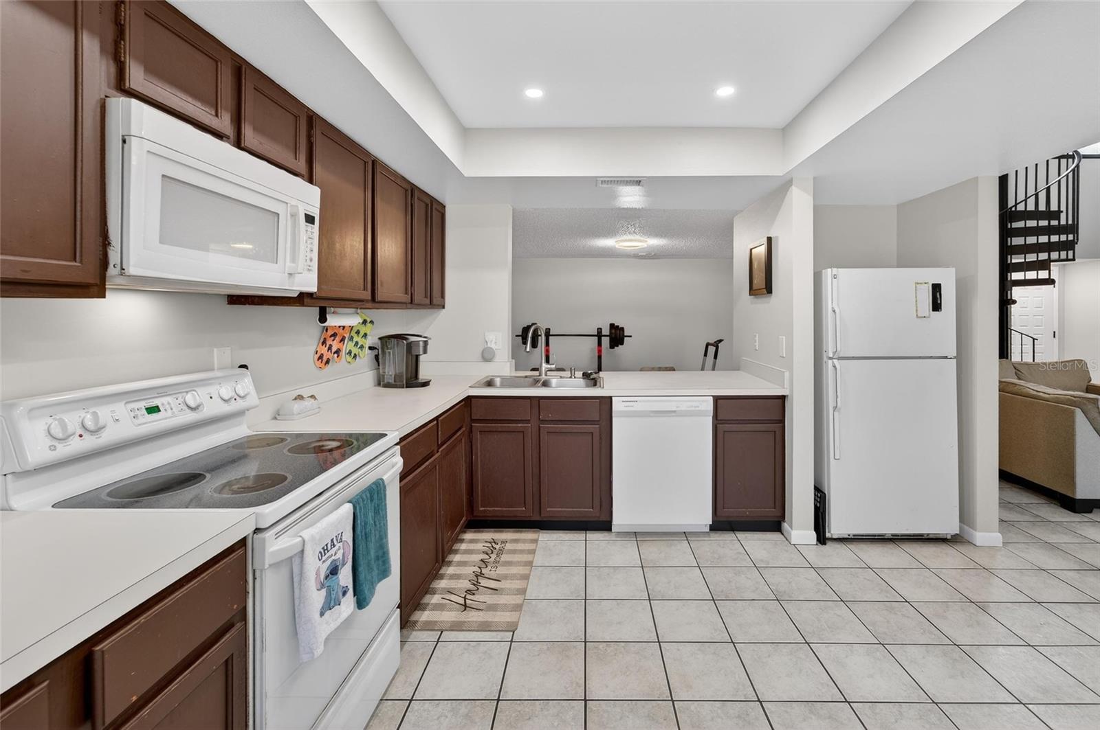 RIVER OAKS CONDO II - Residential