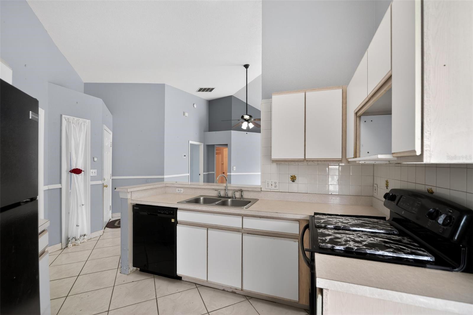 CROSS CREEK ESTATES - Residential