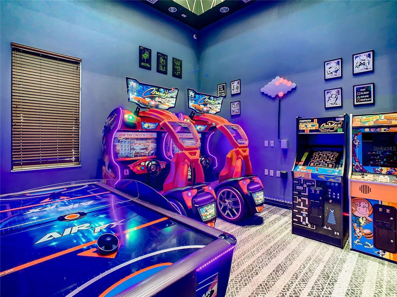 WINDSOR AT WESTSIDE PH 1 - Residential