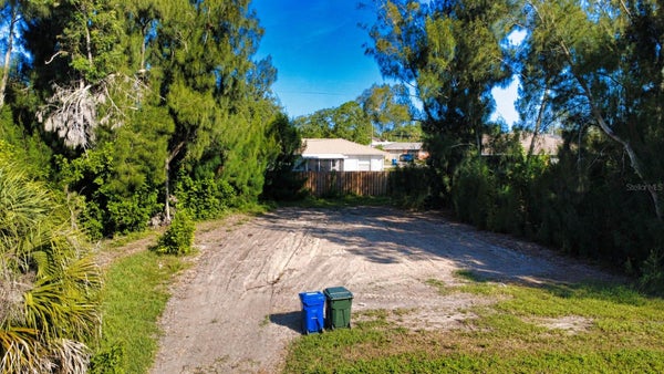 1020 LINDEN RD, VENICE, FL 34293 - Image c8eee66cb2e3577a7a36d52180201b73/3330323346