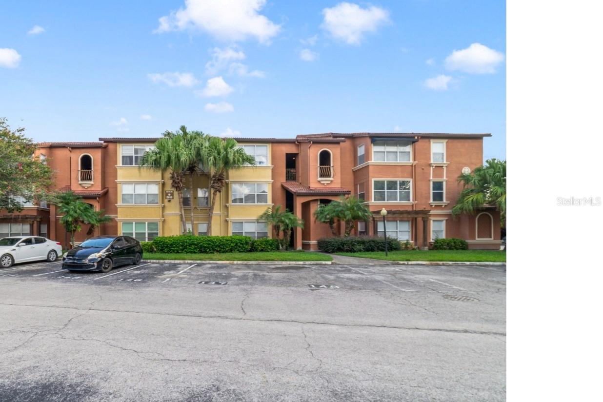 Beautiful condo for rent on Conroy Rd, located in Villa Medici, this unit is on the 3rd floor, open kitchen, large living room with high ceilings, this unit includes washer and dryer.
FCG REALTY residents are enrolled in the Resident Benefits Package (RBP) which includes a convenient option for renters insurance, HVAC air filter delivery (for applicable properties), credit building to help boost your credit score with timely rent payments, Identity Protection, move-in concierge service making utility connection and home service setup a breeze during your move-in, our best-in-class resident rewards program, and much more! More details will be provided upon application.
Deposit and Fees:
Application Fee: $50 each adult (each adult 18+ living on the property must file a separate application regardless of marital status, all application fees are NON refundable)
Pet accepted upon payment of a pet deposit or a pet fee (specified by the Owner)
Security Deposit is calculated based on credit and rental history; this amount is no lower than 1 month rent and can be up to 2-month rent.
Requirements for rentals:
Credit Score- we accept as low as a 550-credit score (unless otherwise specified by the association or the Owner)
Income: Must exceed or equal 3 times the monthly rent on gross, average income.
Rental History- No evictions or outstanding landlord collection.
Properties where an association Approval is required may have additional document requested.