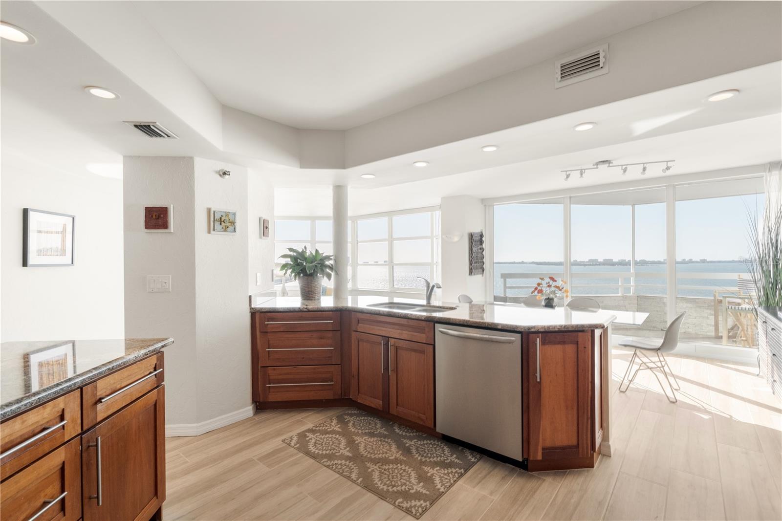 CONDO ON THE BAY TOWER I - Residential