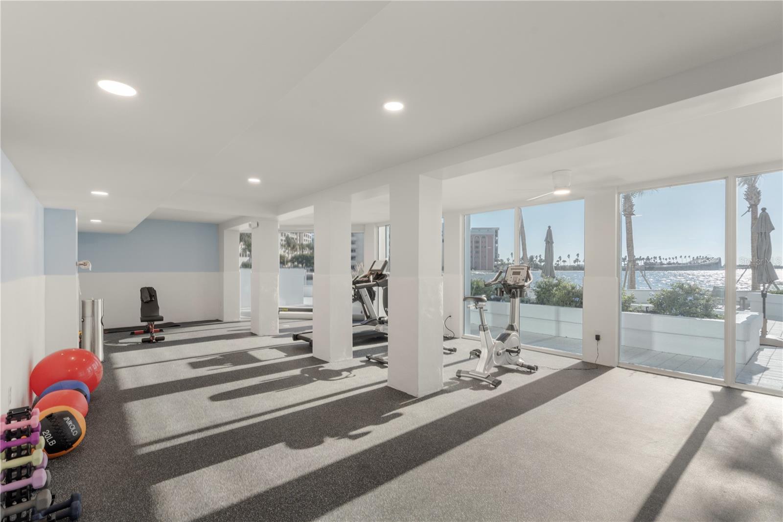 CONDO ON THE BAY TOWER I - Residential