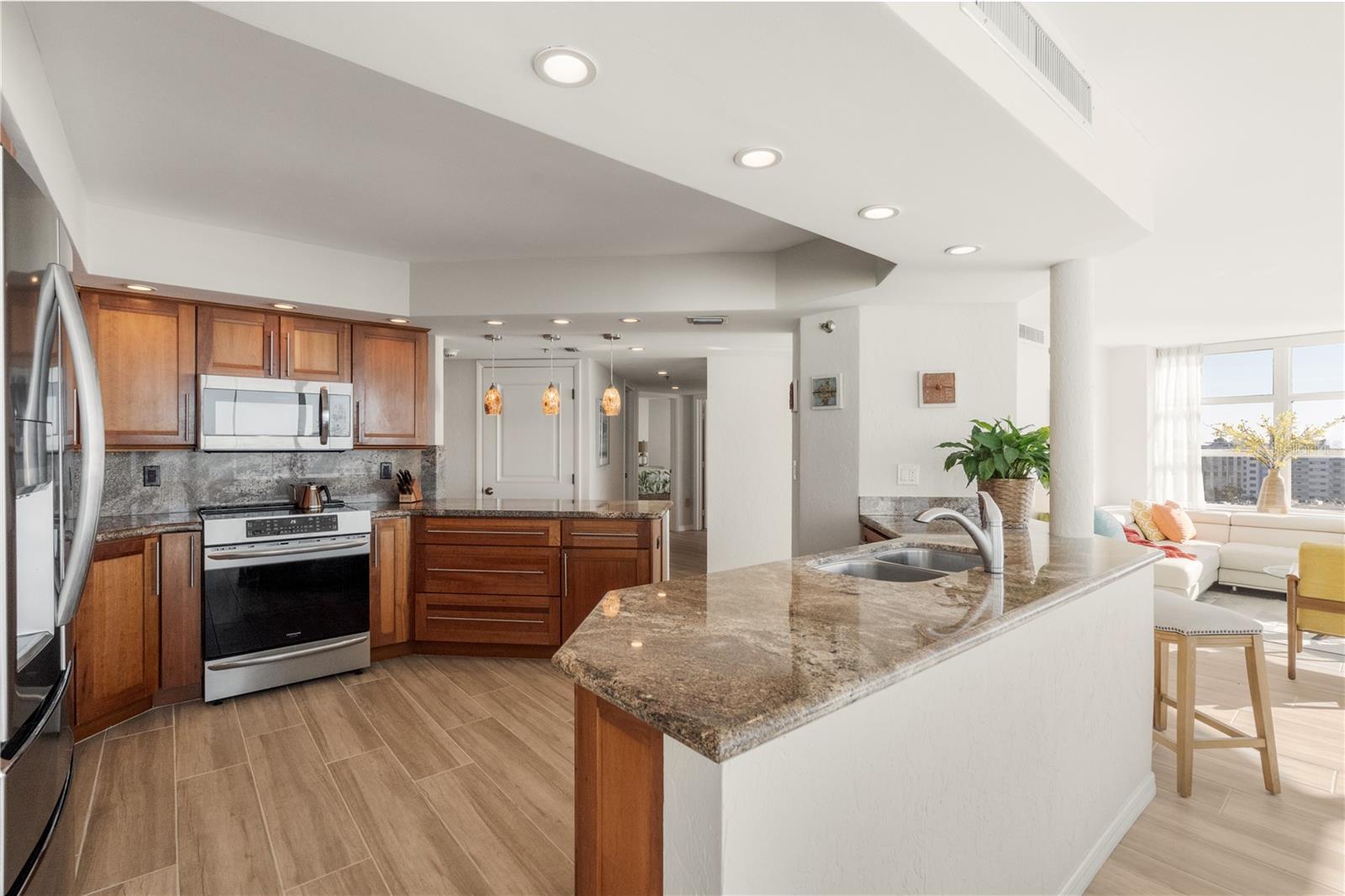 CONDO ON THE BAY TOWER I - Residential